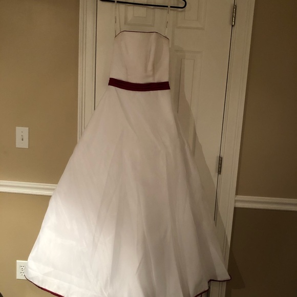wedding dress, veil,petty coat tiara - Picture 10 of 15